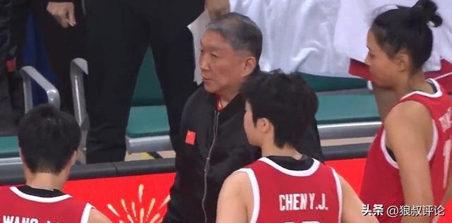 中国女篮0.2秒遭巴西绝平引热议 宫鲁鸣脸如铁色 末节被轰9-24