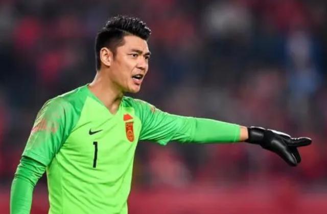 开云体育-曾诚退出国足何人递补？韩佳奇受热捧但未入大名单