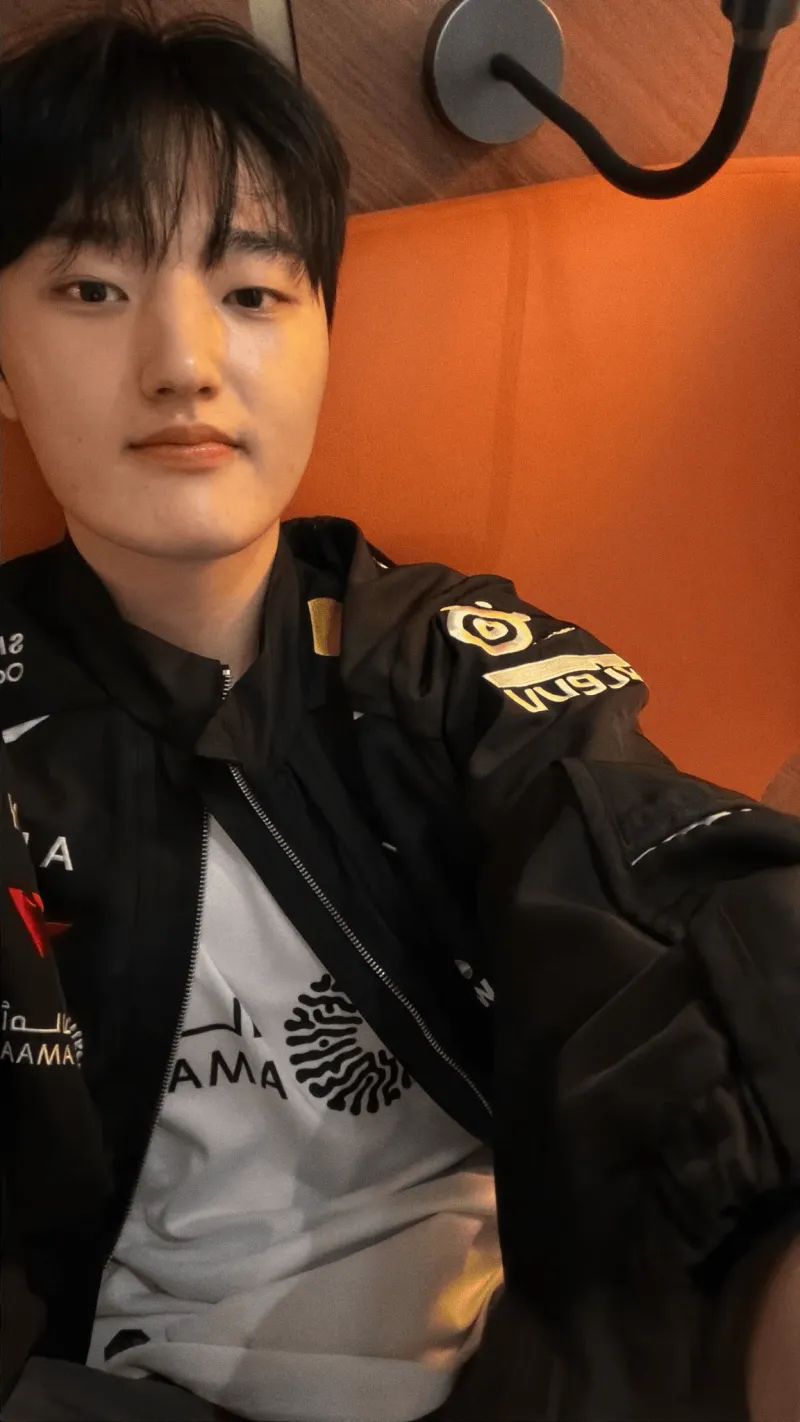 Kaiyun Sports-Peyz更新自拍照并配文：在主场留下了美好的回忆